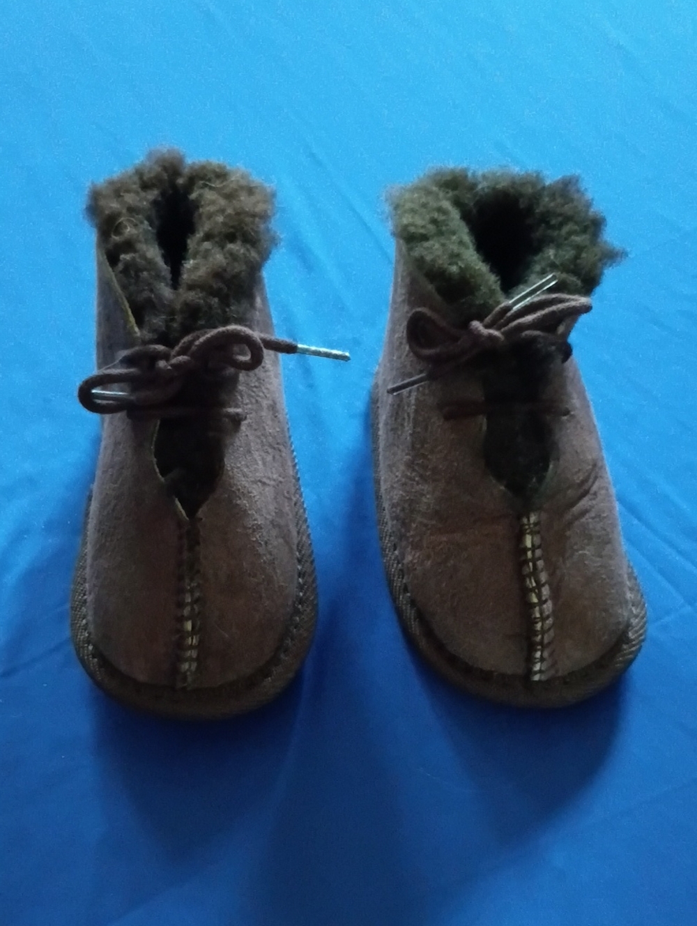 UGG Kids Brown Sheepskin Suede Fur-Lined Lace Boots
